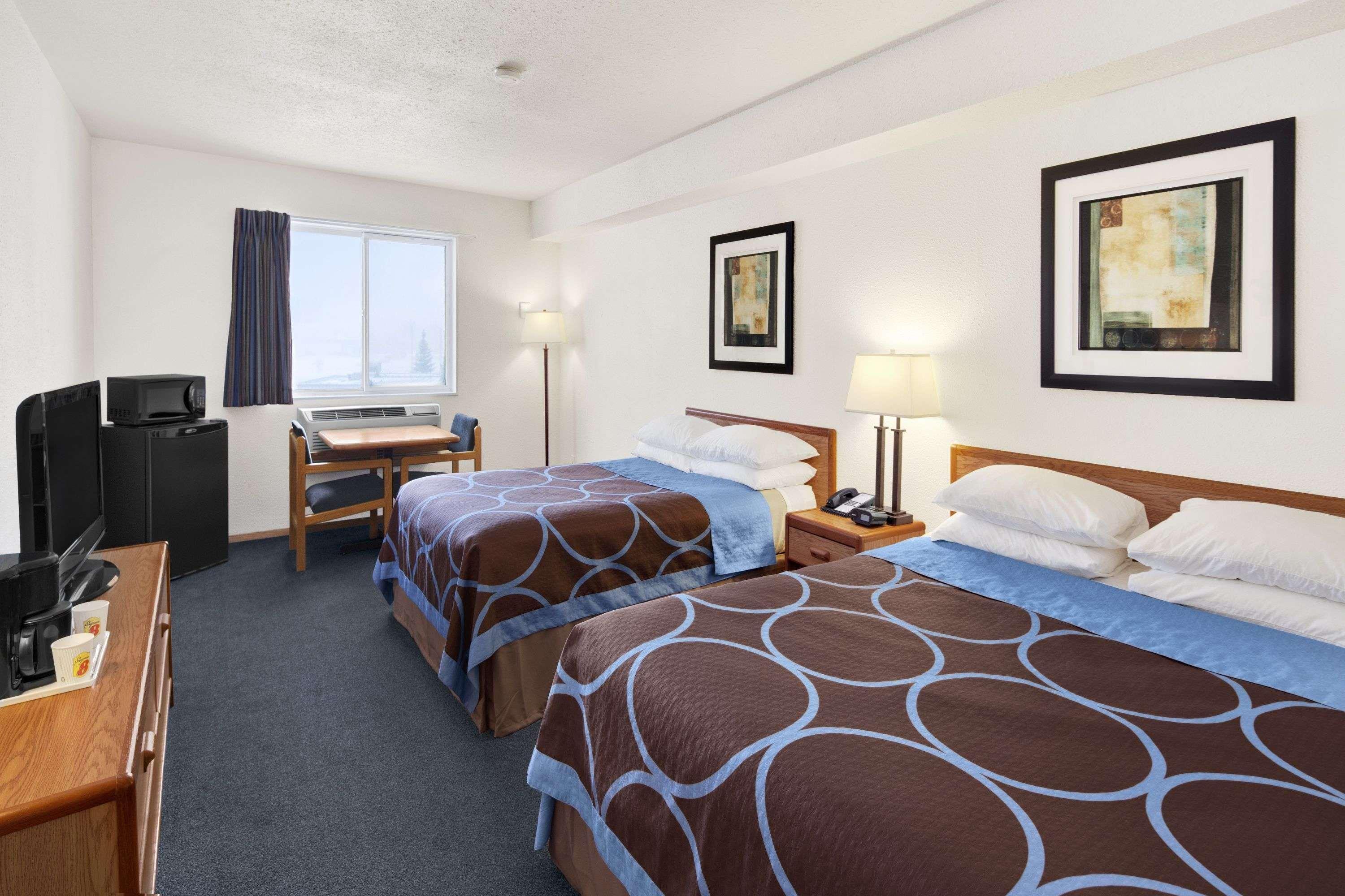 Hotel Super 8 By Wyndham Swift Current Exterior foto