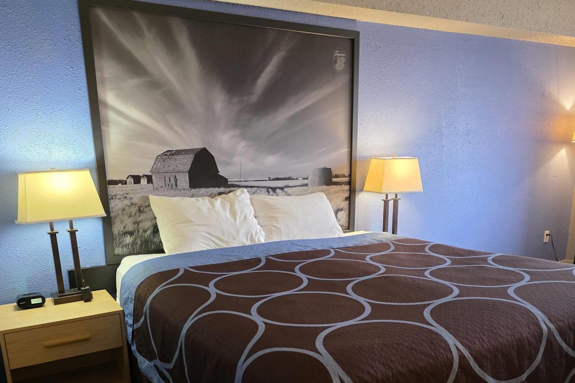 Hotel Super 8 By Wyndham Swift Current Exterior foto